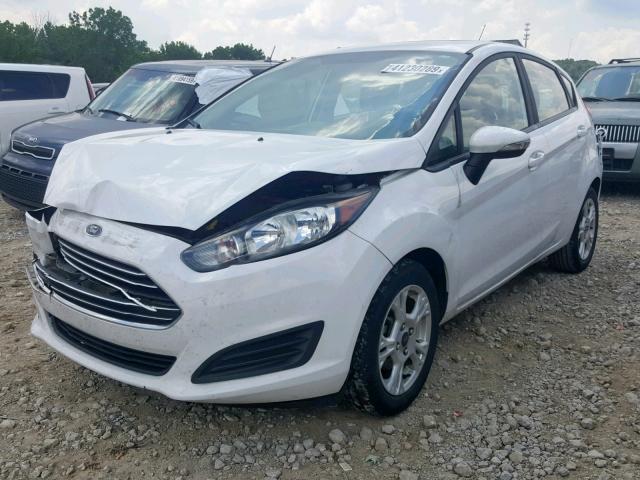 3FADP4EJ1GM130369 - 2016 FORD FIESTA SE WHITE photo 2