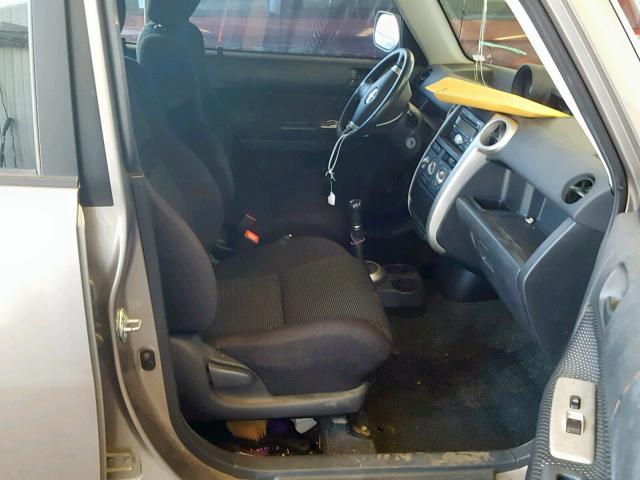 JTLKT334650180905 - 2005 TOYOTA SCION XB 银色 照片 5