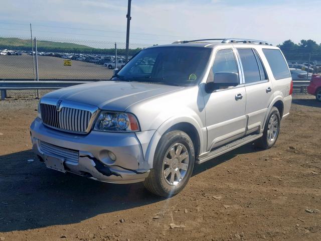 5LMFU28R54LJ00220 - 2004 LINCOLN NAVIGATOR 银色 照片 2