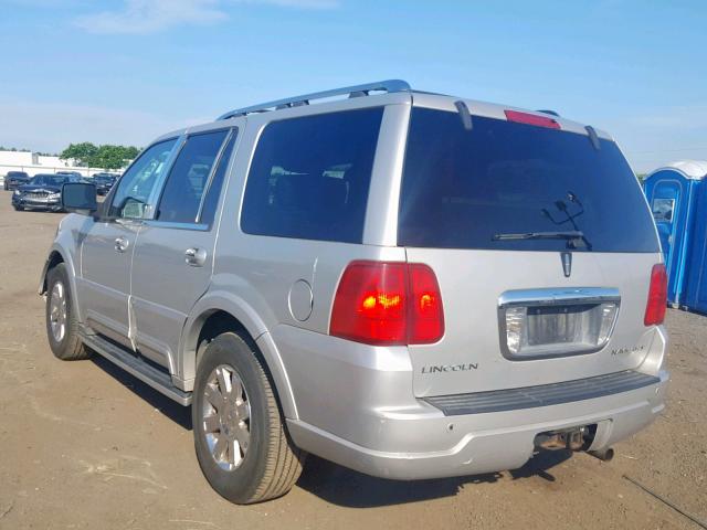 5LMFU28R54LJ00220 - 2004 LINCOLN NAVIGATOR 银色 照片 3