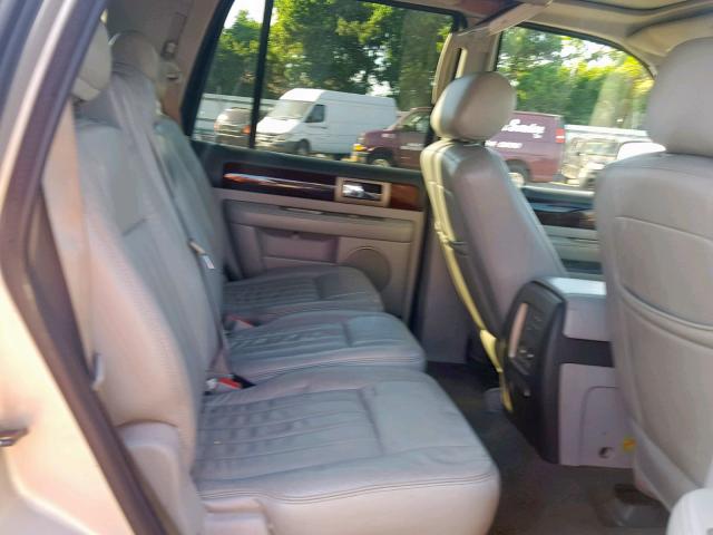 5LMFU28R54LJ00220 - 2004 LINCOLN NAVIGATOR 银色 照片 6