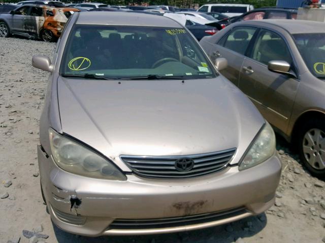 4T1BE32K05U603603 - 2005 TOYOTA CAMRY LE GOLD photo 9