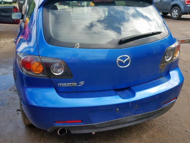 JM1BK343X41103788 - 2004 MAZDA 3 HATCHBAC BLUE photo 9