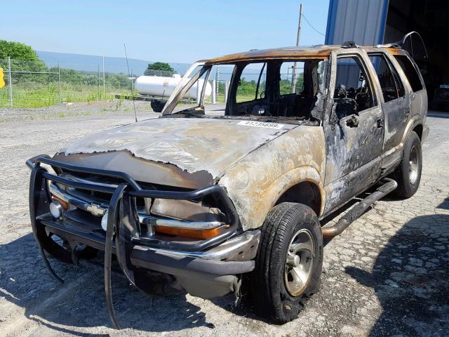 1GNDT13W91K257668 - 2001 CHEVROLET BLAZER GOLD photo 2