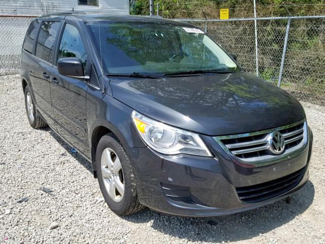 2V4RW3DG4BR766519 - 2011 VOLKSWAGEN ROUTAN SE CHARCOAL photo 1