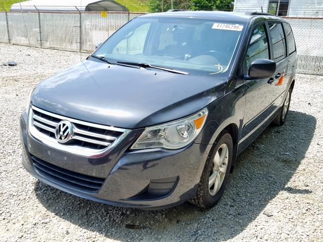 2V4RW3DG4BR766519 - 2011 VOLKSWAGEN ROUTAN SE CHARCOAL photo 2