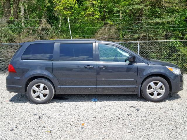 2V4RW3DG4BR766519 - 2011 VOLKSWAGEN ROUTAN SE CHARCOAL photo 9