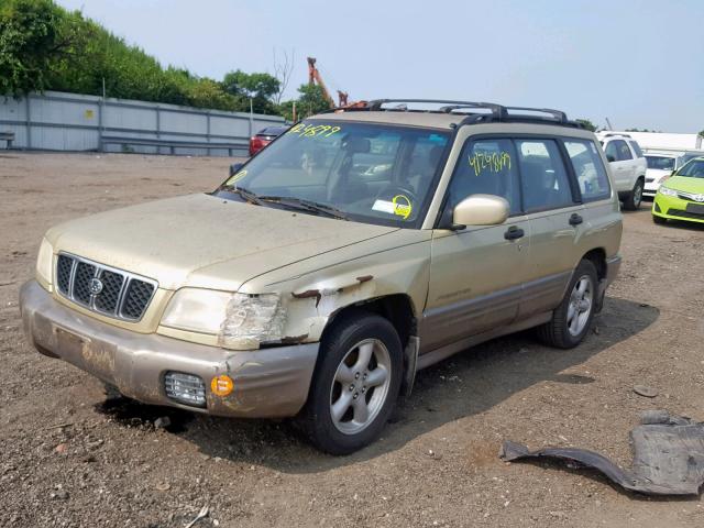 JF1SF65502H729057 - 2002 SUBARU FORESTER S GOLD photo 2