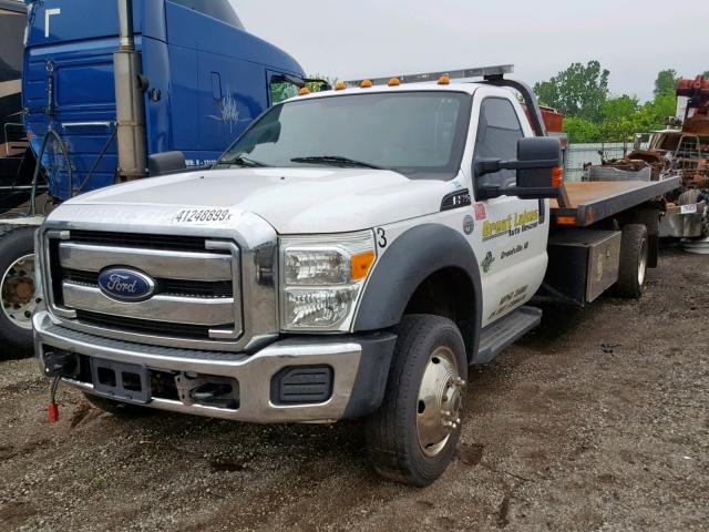 1FDUF5GT5DEA24974 - 2013 FORD F550 SUPER WHITE photo 2