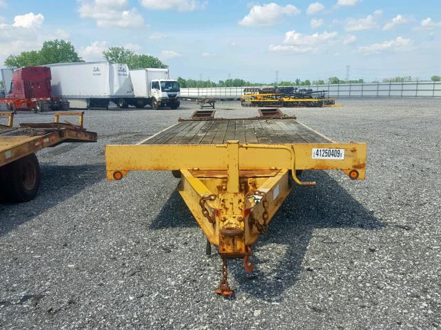 4KNFT19251L163455 - 2001 UTILITY FLAT BED YELLOW photo 2