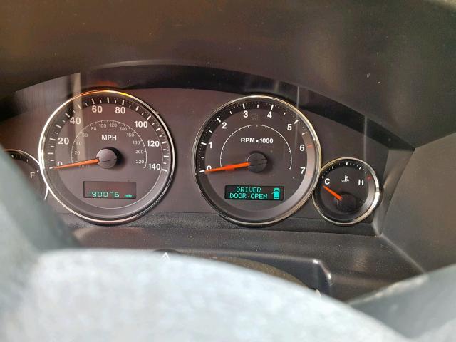 1J8HG58266C264440 - 2006 JEEP COMMANDER BROWN photo 8