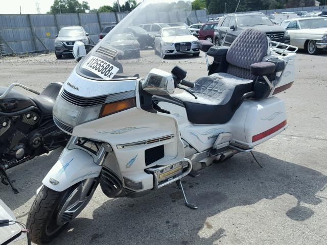 1HFSC2230RA602039 - 1994 HONDA GL1500 SE WHITE photo 2