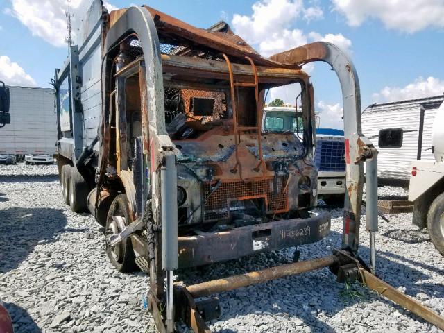 1M2K189C16M034169 - 2006 MACK 600 MR600 BURN photo 1