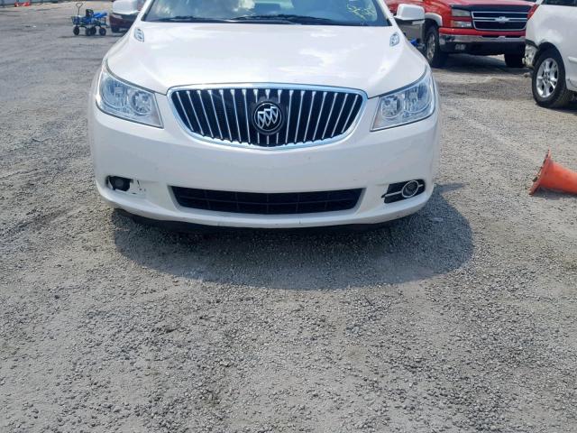 1G4GC5E34DF285788 - 2013 BUICK LACROSSE SILVER photo 9