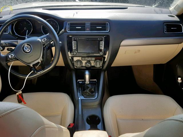 3VWLA7AJ5FM326339 - 2015 VOLKSWAGEN JETTA TDI TAN photo 9