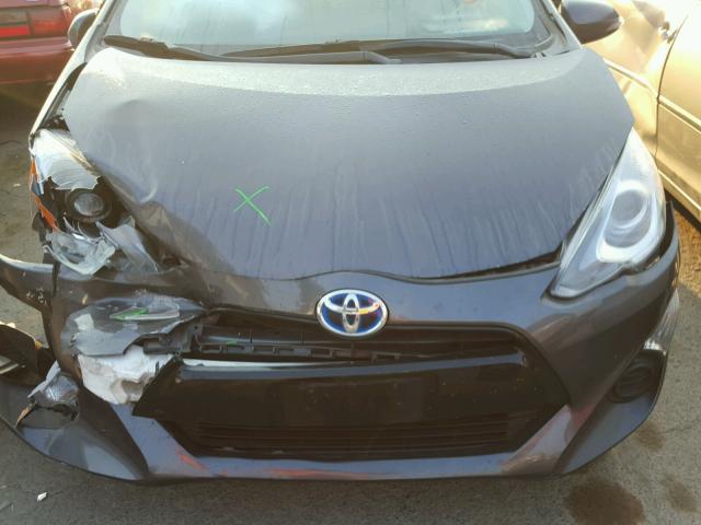 JTDKDTB34F1092075 - 2015 TOYOTA PRIUS C GRAY photo 7