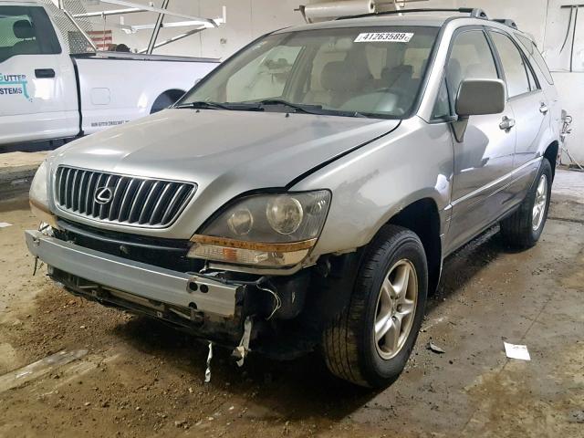 JT6HF10U3Y0117097 - 2000 LEXUS RX 300 GRAY photo 2