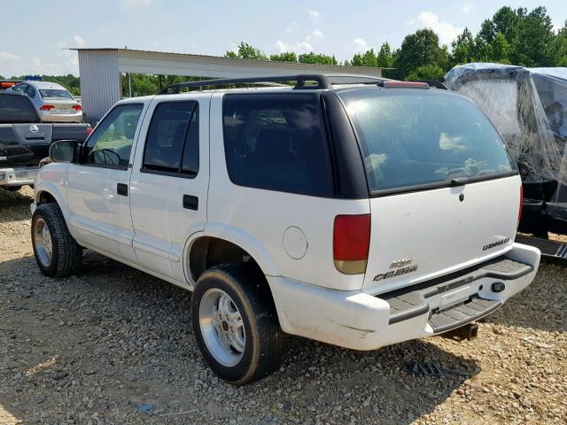 1GNDT13W82K140763 - 2002 CHEVROLET BLAZER WHITE photo 3