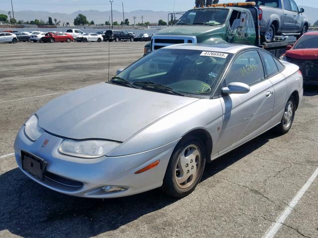 1G8ZY147X2Z164426 - 2002 SATURN SC2 GRAY photo 2