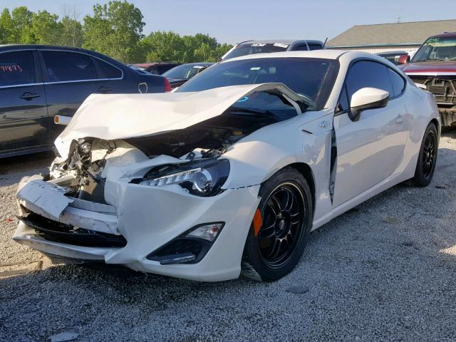 JF1ZNAA19E9701067 - 2014 TOYOTA SCION FR-S WHITE photo 2