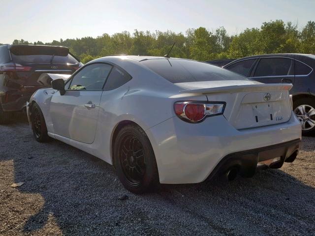 JF1ZNAA19E9701067 - 2014 TOYOTA SCION FR-S WHITE photo 3