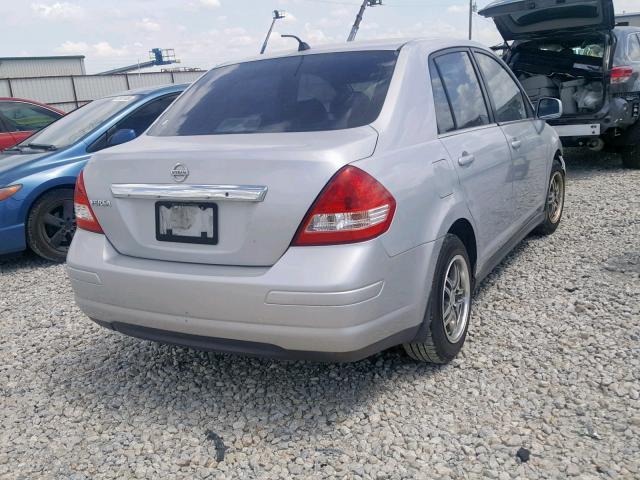 3N1BC11E68L411033 - 2008 NISSAN VERSA SILVER photo 4