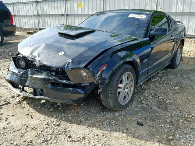 1ZVHT82HX75294920 - 2007 FORD MUSTANG GT BLACK photo 2