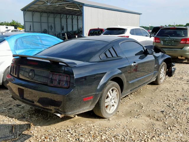 1ZVHT82HX75294920 - 2007 FORD MUSTANG GT BLACK photo 4