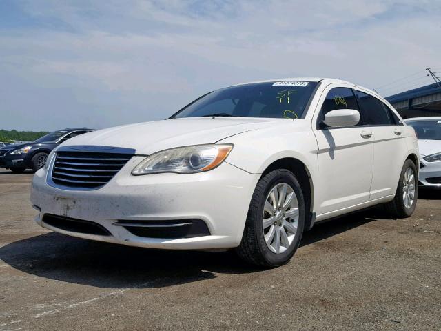 1C3BC1FB1BN500743 - 2011 CHRYSLER 200 TOURIN WHITE photo 2