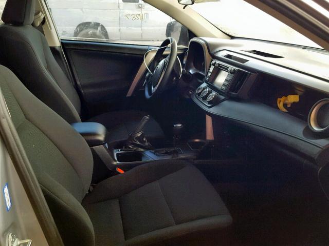 2T3ZFREV5GW235725 - 2016 TOYOTA RAV4 LE Gümüş foto 5