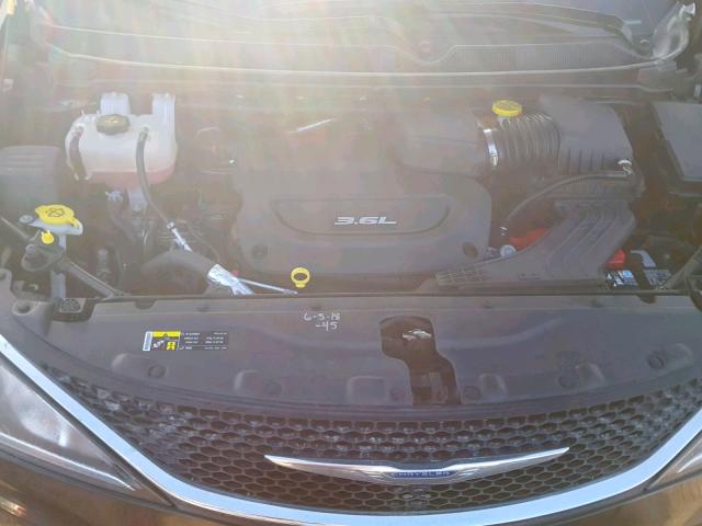 2C4RC1EG5HR515149 - 2017 CHRYSLER PACIFICA T GRAY photo 7