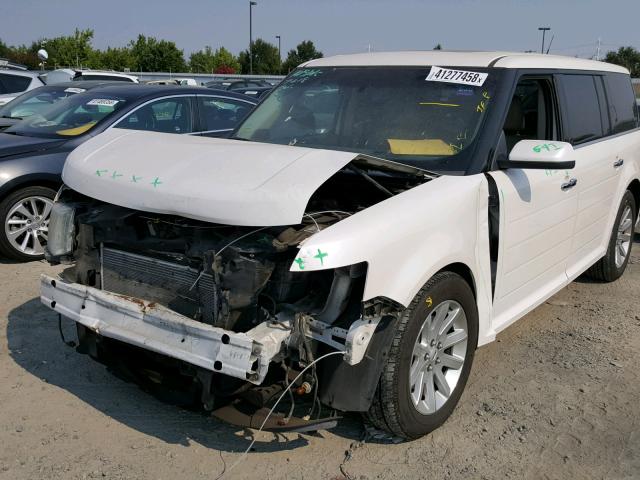 2FMDK52C49BA04009 - 2009 FORD FLEX SEL WHITE photo 2