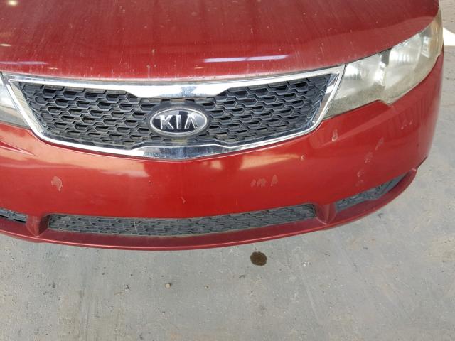 KNAFU4A28C5561492 - 2012 KIA FORTE EX RED photo 9