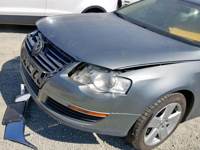 WVWAK73CX8E021532 - 2008 VOLKSWAGEN PASSAT KOM GRAY photo 9