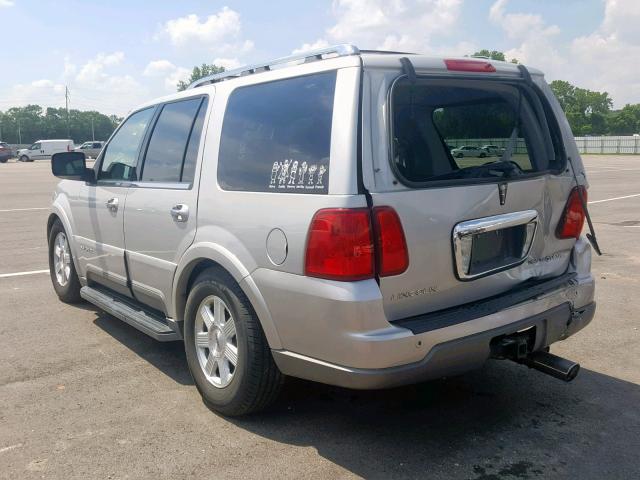 5LMFU27R24LJ40272 - 2004 LINCOLN NAVIGATOR SILVER photo 3