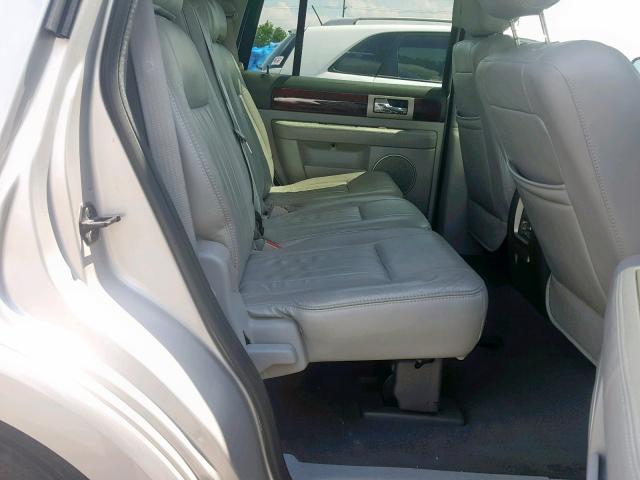 5LMFU27R24LJ40272 - 2004 LINCOLN NAVIGATOR SILVER photo 6