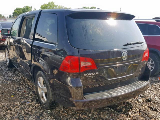 2V4RW3D17AR231243 - 2010 VOLKSWAGEN ROUTAN SE BLACK photo 3