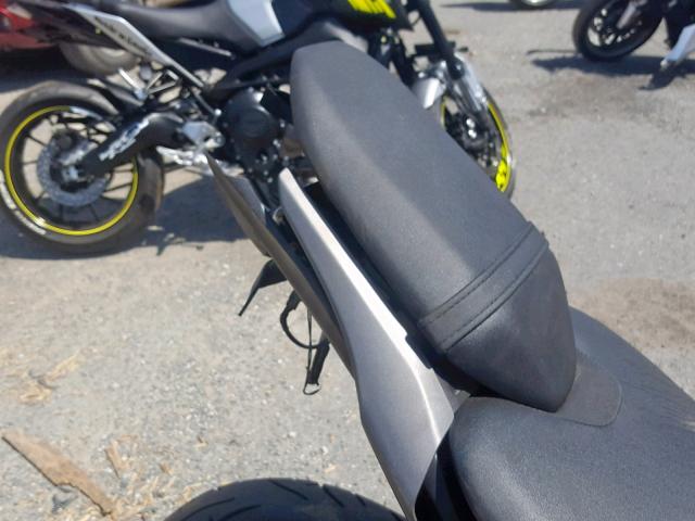 JYARM27E4JA001930 - 2018 YAMAHA MT07 GRAY photo 6