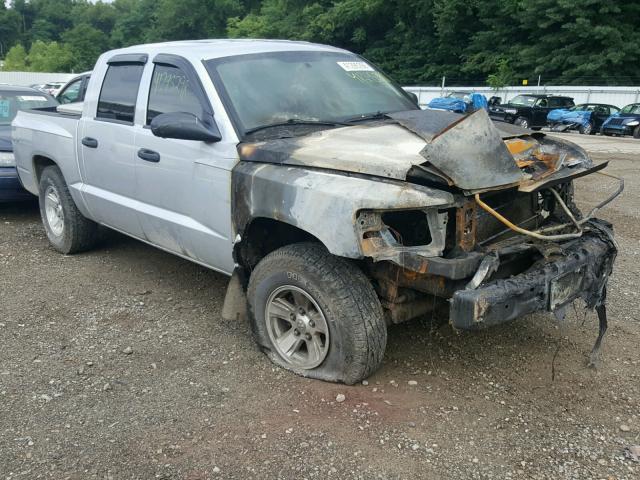 1D7HW38KX8S628923 - 2008 DODGE DAKOTA SXT SILVER photo 1