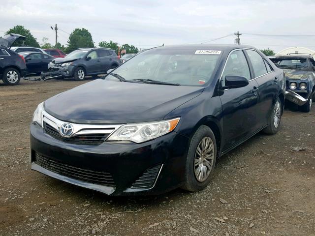 4T1BD1FK2EU141157 - 2014 TOYOTA CAMRY HYBR BLACK photo 2