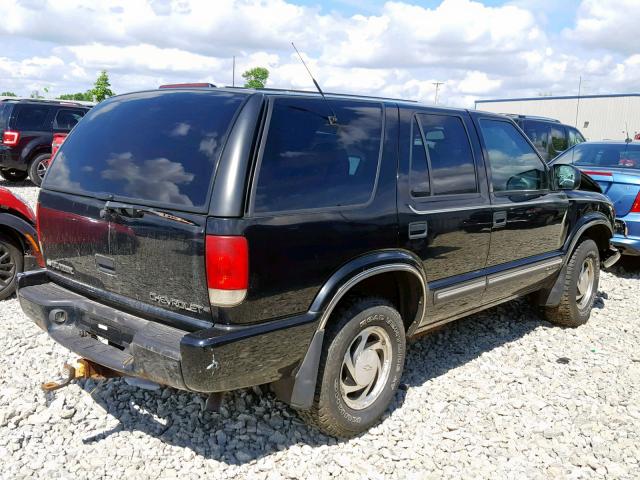 1GNDT13W112107800 - 2001 CHEVROLET BLAZER BLACK photo 4