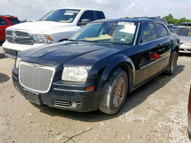 2C3KA53G78H187079 - 2008 CHRYSLER 300 TOURIN BLACK photo 2