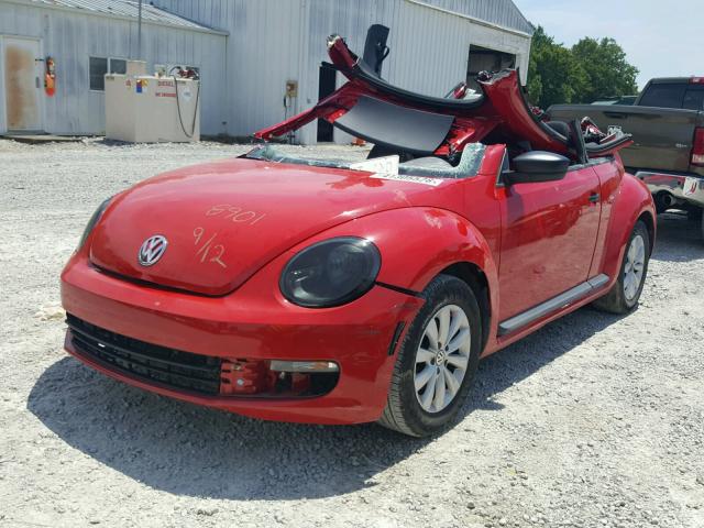 3VWFP7AT8EM628901 - 2014 VOLKSWAGEN BEETLE RED photo 2