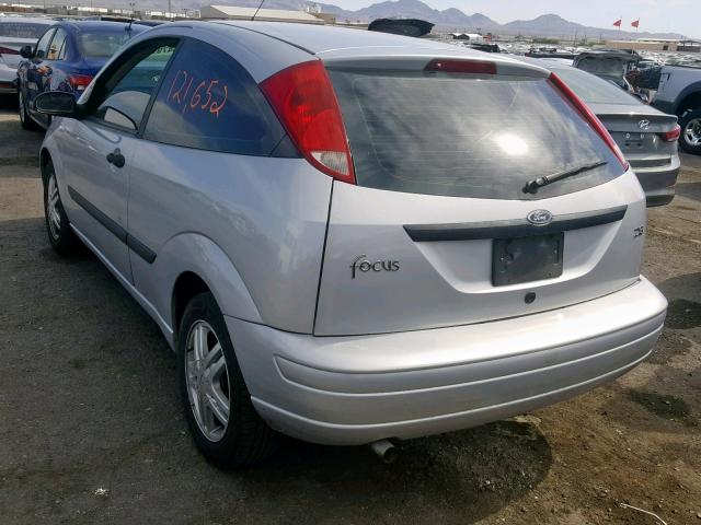 3FAFP31323R185730 - 2003 FORD FOCUS ZX3 SILVER photo 3