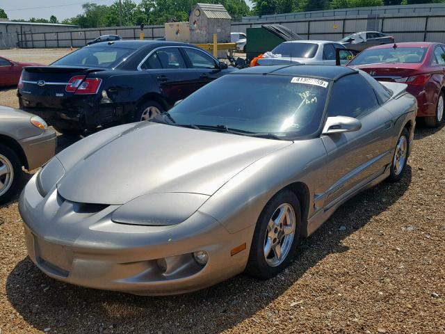 2G2FS22K222165889 - 2002 PONTIAC FIREBIRD BEIGE photo 2