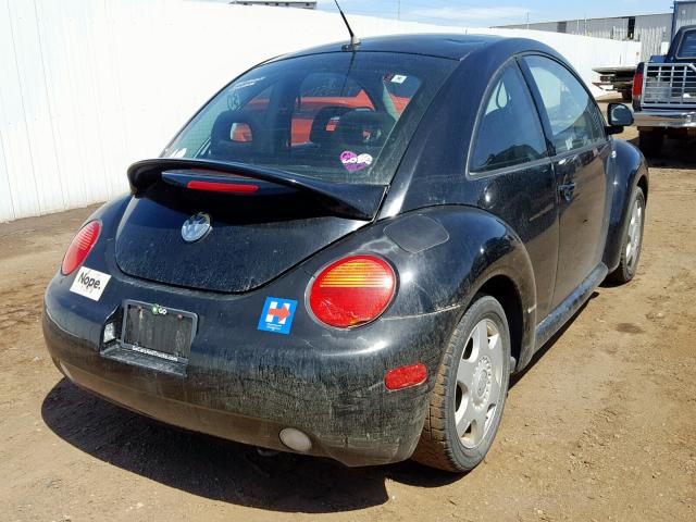 3VWCA21C8YM406077 - 2000 VOLKSWAGEN NEW BEETLE შავი ფოტო 4