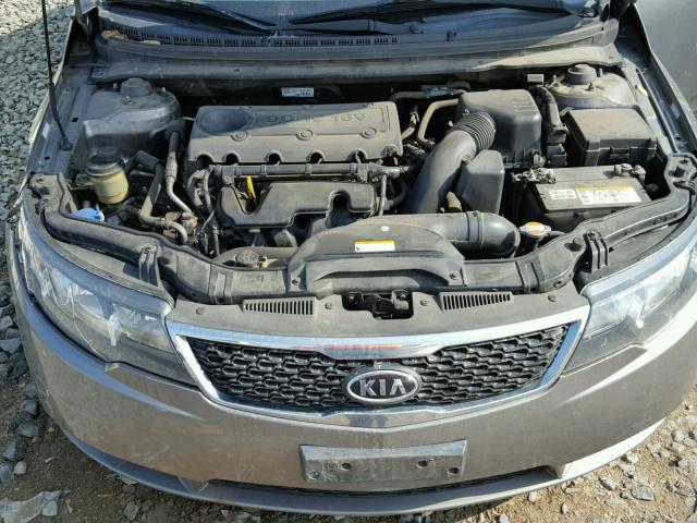 KNAFU4A24B5886266 - 2011 KIA FORTE EX GRAY photo 7