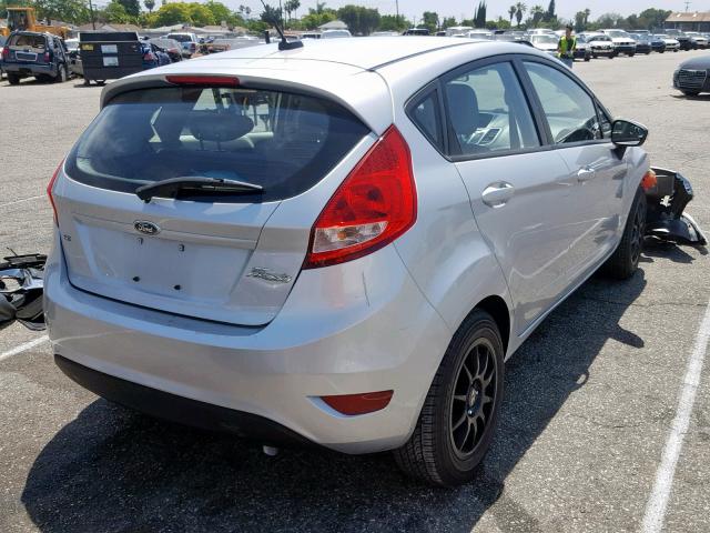 3FADP4EJ5DM221012 - 2013 FORD FIESTA SE SILVER photo 4