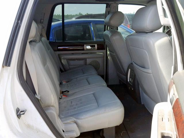 5LMFU27R94LJ06667 - 2004 LINCOLN NAVIGATOR SILVER photo 6