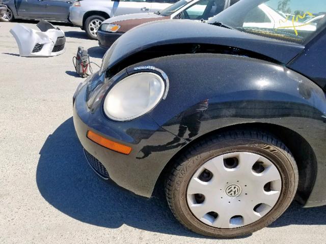3VWPG3AG6AM018165 - 2010 VOLKSWAGEN NEW BEETLE შავი ფოტო 9